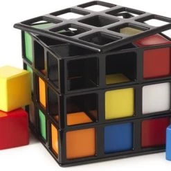 Rubik's Cage - Breinbreker -Bolseeplgoed Verkoopwinkel 550x356 2
