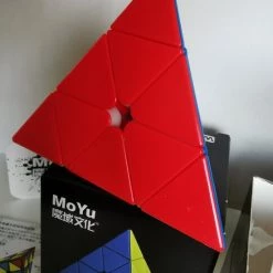 MOYU® Pyramid Magnetische Puzzelkubus - SpeedCube Zonder Stickers - Licht En Soepel Voor Wedstrijden -Bolseeplgoed Verkoopwinkel 550x732 2